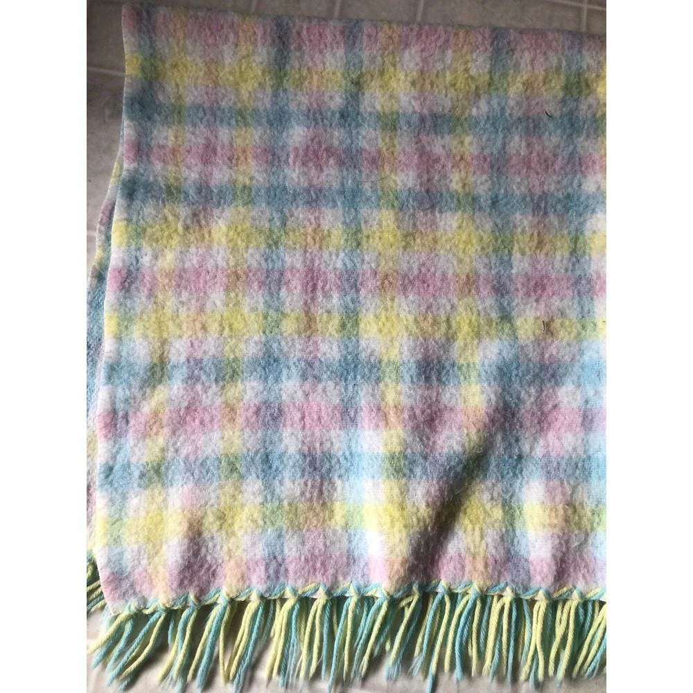 Vintage Acrylic Pastel Plaid Fringed‎ Baby Blanket 38 X 35.25
